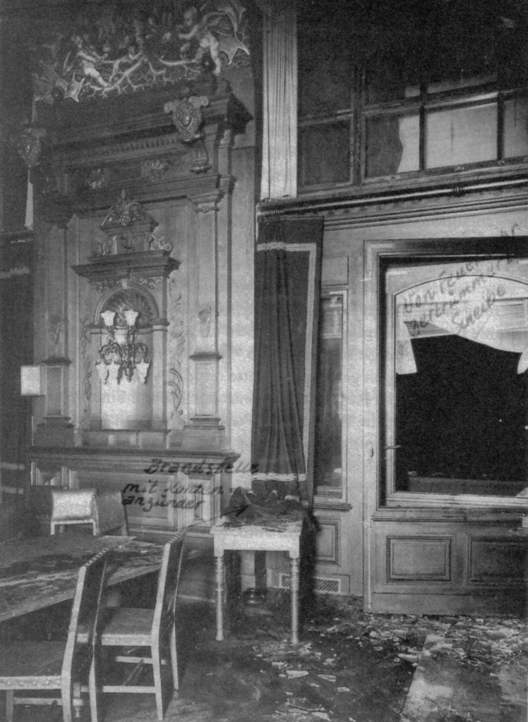 Window in the Reichstag said to be used for entry