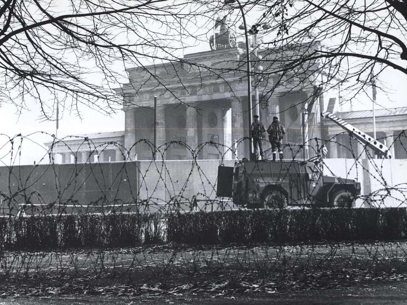 Construction of the Berlin Wall at the Brandenburg Gate