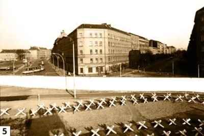 Bernauer Straße, Blick auf Eberswalder Straße, Grenzanlage Wedding/Prenzlauer Berg/Karl-Ludwig Lange CC-BY-SA 3.0